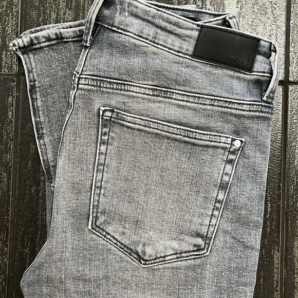 Ladies Mavi Jeans - Picture 2 of 9